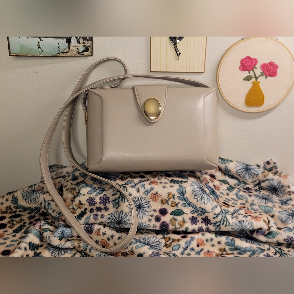 Classic Cream Shoulder Bag